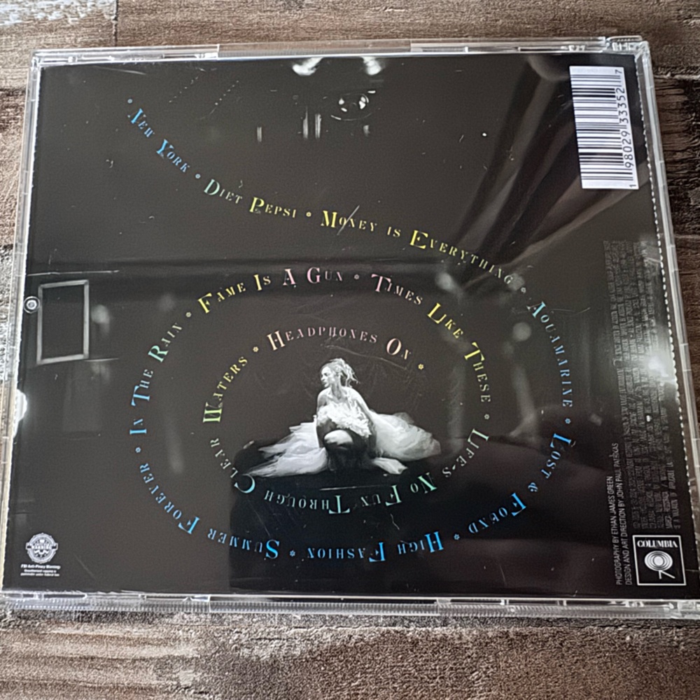 Addison by Addison Rae with signed insert - Picture 2 of 5